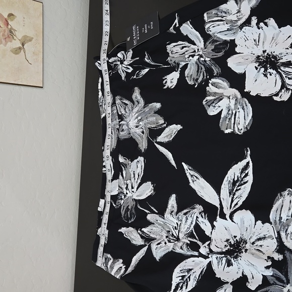 Zac & Rachel Woman Black White Floral Plus Size Curvy Size 2X - Picture 9 of 10